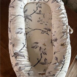 Elegant Cream and Gray Floral Baby Nest
